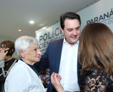 O governador Carlos Massa Ratinho Júnior dá posse a mais de 90 peritos oficiais, no Palácio Iguaçu. Os profissionais integrarão o efetivo da Polícia Científica do Paraná e, após formação, serão distribuídos no Estado, conforme a necessidade. Curitiba, 22/07/2019 -Foto: Rodrigo Felix Leal/ANPr