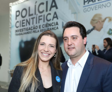O governador Carlos Massa Ratinho Júnior dá posse a mais de 90 peritos oficiais, no Palácio Iguaçu. Os profissionais integrarão o efetivo da Polícia Científica do Paraná e, após formação, serão distribuídos no Estado, conforme a necessidade. Curitiba, 22/07/2019 -Foto: Rodrigo Felix Leal/ANPr