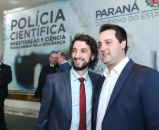 O governador Carlos Massa Ratinho Júnior dá posse a mais de 90 peritos oficiais, no Palácio Iguaçu. Os profissionais integrarão o efetivo da Polícia Científica do Paraná e, após formação, serão distribuídos no Estado, conforme a necessidade. Curitiba, 22/07/2019 -Foto: Rodrigo Felix Leal/ANPr