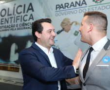 O governador Carlos Massa Ratinho Júnior dá posse a mais de 90 peritos oficiais, no Palácio Iguaçu. Os profissionais integrarão o efetivo da Polícia Científica do Paraná e, após formação, serão distribuídos no Estado, conforme a necessidade. Curitiba, 22/07/2019 -Foto: Rodrigo Felix Leal/ANPr