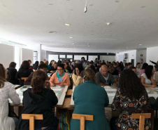 O Museu Oscar Niemeyer tem entrada gratuita nesta quarta-feira (2) e oferece várias atividades aos visitantes, entre elas uma mediação na mostra Ai Weiwei Raiz, em sua última semana em cartaz. A atividade acontece às 15 horas, no Olho.

Das 11h às 17h, haverá a oficina livre Pensar a Imagem, com a equipe do Educativo. Em seguida, às 16h30, a mediação acontece na Sala 2, na exposição O que é Original, com obras do artista Marcelo Conrado. Foto:Danusa Patel/ Divulgação MON