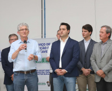 O governador Carlos Massa Ratinho Junior participou nesta terça-feira (23), em Cascavel, do evento de certificação SISBI (Sistema Brasileiro de Inspeção de Produtos de Origem Animal) para a Granja Refem, que desenvolve um projeto pioneiro no Estado de produção de ovos a partir da criação de galinhas sem gaiola.Foto: Arnaldo Alves / ANPr.