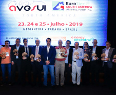 O governador Carlos Massa Ratinho Junior afirmou nesta terça-feira (23), durante a abertura da AveSui Eurotier South America 2019, em Medianeira, que o Estado prepara as bases logísticas para facilitar ainda mais o desenvolvimento do cooperativismo no Paraná, que já é referência para o agronegócio brasileiro
