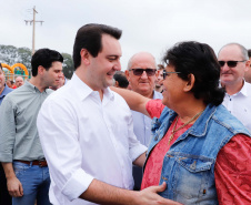A primeira usina do Brasil de produção de biogás a partir do tratamento dos dejetos de suínos começou a funcionar no Paraná nesta quarta-feira (24), em Entre Rios do Oeste, na Região Oeste do Estado. O governador Carlos Massa Ratinho Junior inaugurou a unidade geradora cuja capacidade total é de 480 KW, transformando por dia 215 toneladas de um agente poluidor em energia limpa.  Foto: Rodrigo Felix Leal/ANPr