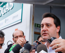 A primeira usina do Brasil de produção de biogás a partir do tratamento dos dejetos de suínos começou a funcionar no Paraná nesta quarta-feira (24), em Entre Rios do Oeste, na Região Oeste do Estado. O governador Carlos Massa Ratinho Junior inaugurou a unidade geradora cuja capacidade total é de 480 KW, transformando por dia 215 toneladas de um agente poluidor em energia limpa.  Foto: Rodrigo Felix Leal/ANPr