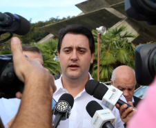 O Governo do Paraná repassa nesta quarta-feira (24) 54 veículos para escritórios da Emater no Interior do Estado. A entrega foi feita pelo governador Carlos Massa Ratinho Junior,  na sede da Emater, em Curitiba.Foto Gilson Abreu/ANPr