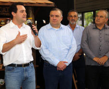 O Governo do Paraná repassa nesta quarta-feira (24) 54 veículos para escritórios da Emater no Interior do Estado. A entrega foi feita pelo governador Carlos Massa Ratinho Junior,  na sede da Emater, em Curitiba.Foto Gilson Abreu/ANPr