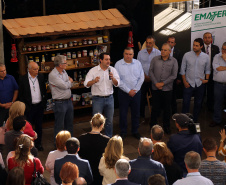 O Governo do Paraná repassa nesta quarta-feira (24) 54 veículos para escritórios da Emater no Interior do Estado. A entrega foi feita pelo governador Carlos Massa Ratinho Junior,  na sede da Emater, em Curitiba.Foto Gilson Abreu/ANPr
