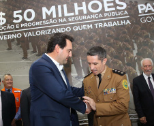O governador Carlos Massa Ratinho Junior assina  promoções e progressões das Forças de Segurança Pública. Foto: Jaelson Lucas/ANPr