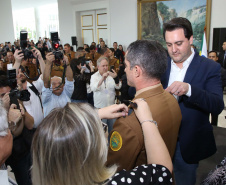 O governador Carlos Massa Ratinho Junior assina  promoções e progressões das Forças de Segurança Pública. Foto: Jaelson Lucas/ANPr