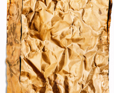 O Espaço Cultural BRDE - Palacete dos Leões, em Curitiba, inaugura nesta quinta-feira (25) a exposição Pinturas Vazias - Paolo Ridolfi. Com curadoria de Mariana von Hartenthal, a mostra abre o calendário de mostras contempladas no Edital de Artes Visuais 2019-2020. O público pode conferir até 23 de agosto e a entrada é gratuita.Cobre aberto II, 2014. Foto: Divulgação/BRDE
