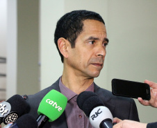 Oficiais e praças de diversas unidades da Polícia Militar do Paraná, principalmente das especializadas, participam nesta quinta e sexta-feira (25 e 26), em Foz do Iguaçu, do 1º Simpósio de Operações Policiais Militares de Fronteira. Foto: Soldado Ismael Ponchio