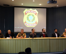 Oficiais e praças de diversas unidades da Polícia Militar do Paraná, principalmente das especializadas, participam nesta quinta e sexta-feira (25 e 26), em Foz do Iguaçu, do 1º Simpósio de Operações Policiais Militares de Fronteira. Foto: Soldado Ismael Ponchio