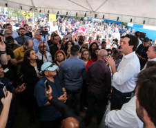  Pavimentação de ruas, melhoria em quadras poliesportivas, revitalização de praça, construção de barracões industriais e compra de equipamentos rodoviários são os principais investimentos que 15 municípios da região Norte do Paraná farão com apoio do Governo do Estado
