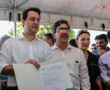  Pavimentação de ruas, melhoria em quadras poliesportivas, revitalização de praça, construção de barracões industriais e compra de equipamentos rodoviários são os principais investimentos que 15 municípios da região Norte do Paraná farão com apoio do Governo do Estado