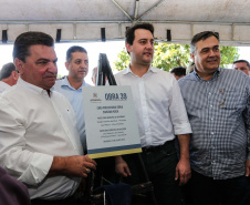    Pavimentação de ruas, melhoria em quadras poliesportivas, revitalização de praça, construção de barracões industriais e compra de equipamentos rodoviários são os principais investimentos que 15 municípios da região Norte do Paraná farão com apoio do Governo do Estado