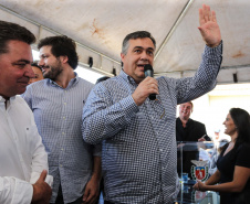  Pavimentação de ruas, melhoria em quadras poliesportivas, revitalização de praça, construção de barracões industriais e compra de equipamentos rodoviários são os principais investimentos que 15 municípios da região Norte do Paraná farão com apoio do Governo do Estado