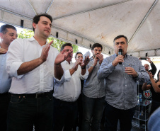   Pavimentação de ruas, melhoria em quadras poliesportivas, revitalização de praça, construção de barracões industriais e compra de equipamentos rodoviários são os principais investimentos que 15 municípios da região Norte do Paraná farão com apoio do Governo do Estado