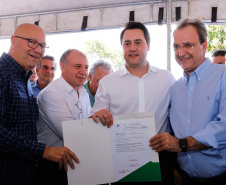 Pavimentação de ruas, melhoria em quadras poliesportivas, revitalização de praça, construção de barracões industriais e compra de equipamentos rodoviários são os principais investimentos que 15 municípios da região Norte do Paraná farão com apoio do Governo do Estado