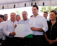 Pavimentação de ruas, melhoria em quadras poliesportivas, revitalização de praça, construção de barracões industriais e compra de equipamentos rodoviários são os principais investimentos que 15 municípios da região Norte do Paraná farão com apoio do Governo do Estado