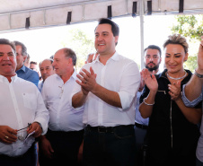 Pavimentação de ruas, melhoria em quadras poliesportivas, revitalização de praça, construção de barracões industriais e compra de equipamentos rodoviários são os principais investimentos que 15 municípios da região Norte do Paraná farão com apoio do Governo do Estado