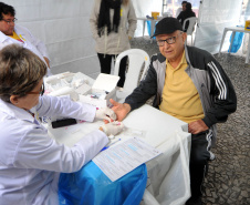 A Secretaria da Saúde do Paraná promove neste mês diversas ações da campanha Julho Amarelo, que visa conscientizar a população sobre a prevenção e tratamento das hepatites virais. Uma das principais atividades aconteceu nesta quinta-feira (25), em Curitiba, com a oferta de testes rápidos para diagnóstico das hepatites B e C. Foto: Divulgação/SESA