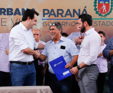 O governador Carlos Massa Ratinho Junior e o prefeito Miguel Amaral inauguraram mais uma unidade do projeto Meu Campinho
