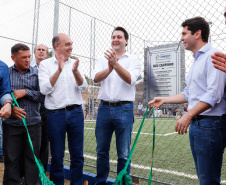O governador Carlos Massa Ratinho Junior e o prefeito Miguel Amaral inauguraram mais uma unidade do projeto Meu Campinho