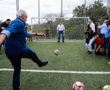 O governador Carlos Massa Ratinho Junior e o prefeito Miguel Amaral inauguraram mais uma unidade do projeto Meu Campinho
