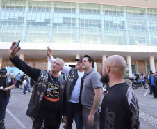 O governador Carlos Massa Ratinho Junior participou e deu as boas-vindas aos motoqueiros, presentes na benção em comemoração ao seu dia. Curitiba, 17-07-19.Foto: Arnaldo Alves / ANPr.