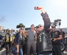 O governador Carlos Massa Ratinho Junior participou e deu as boas-vindas aos motoqueiros, presentes na benção em comemoração ao seu dia. Curitiba, 17-07-19.Foto: Arnaldo Alves / ANPr.