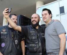 O governador Carlos Massa Ratinho Junior participou e deu as boas-vindas aos motoqueiros, presentes na benção em comemoração ao seu dia. Curitiba, 17-07-19.Foto: Arnaldo Alves / ANPr.