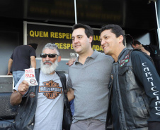 O governador Carlos Massa Ratinho Junior participou e deu as boas-vindas aos motoqueiros, presentes na benção em comemoração ao seu dia. Curitiba, 17-07-19.Foto: Arnaldo Alves / ANPr.