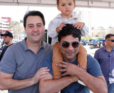 O governador Carlos Massa Ratinho Junior disse neste sábado (27) que o Governo do Paraná prepara, em parceria com motociclistas, uma agenda turística robusta para integrar ainda mais os clubes e potencializar as viagens ao encontro das belezas naturais do Estado. Ele participou das comemorações da 1ª Moto União, no Palácio Iguaçu, evento idealizado pelo Departamento de Trânsito do Paraná (Detran-PR) que passa a fazer parte do calendário estadual em razão do Dia do Motociclista. 