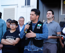 O governador Carlos Massa Ratinho Junior disse neste sábado (27) que o Governo do Paraná prepara, em parceria com motociclistas, uma agenda turística robusta para integrar ainda mais os clubes e potencializar as viagens ao encontro das belezas naturais do Estado. Ele participou das comemorações da 1ª Moto União, no Palácio Iguaçu, evento idealizado pelo Departamento de Trânsito do Paraná (Detran-PR) que passa a fazer parte do calendário estadual em razão do Dia do Motociclista. 