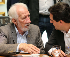 O governador Carlos Massa Ratinho Júnior recebe nesta segunda-feira (29),  prefeitos da Margem do Rio Paranapanema para tratar da retirada da energia vendida por usinas da formação do valor adicionado do ICMS. Curitiba, 29/07/2019 -Foto: Geraldo Bubniak/ANPr