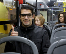 Auxiliar de produção, Bruno de Castro, 22 anos, comemorava o tempo a mais que irá ganhar ao eliminar um dos quatro ônibus que tinha de pegar para chegar até a empresa, no Boqueirão, em Curitiba. “Nunca entendi como não tinha uma linha direta para o Centenário. Demorava 1h30 para percorrer 13 quilômetros. Agora facilitou muito”, ressaltou.