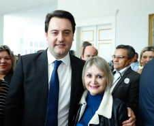 O governador Carlos Massa Ratinho Junior autorizou nesta terça-feira (30) o pagamento das progressões e promoções de carreira do Quadro Próprio do Poder Executivo (QPPE) e dos Servidores da Secretaria de Estado da Saúde (QPSS). A implantação dos avanços representa um investimento de R$ 30 milhões na folha do Estado.
