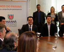 A Copel renovou a parceria que mantém há 30 anos com a Associação das Emissoras de Radiodifusão do Paraná (Aerp) para a veiculação de mensagens de utilidade pública sobre fornecimento, geração e transmissão de energia