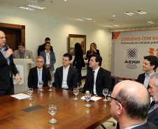 A Copel renovou a parceria que mantém há 30 anos com a Associação das Emissoras de Radiodifusão do Paraná (Aerp) para a veiculação de mensagens de utilidade pública sobre fornecimento, geração e transmissão de energia