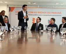 A Copel renovou a parceria que mantém há 30 anos com a Associação das Emissoras de Radiodifusão do Paraná (Aerp) para a veiculação de mensagens de utilidade pública sobre fornecimento, geração e transmissão de energia