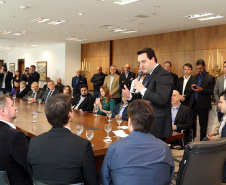 A Copel renovou a parceria que mantém há 30 anos com a Associação das Emissoras de Radiodifusão do Paraná (Aerp) para a veiculação de mensagens de utilidade pública sobre fornecimento, geração e transmissão de energia