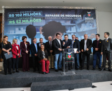 O governador Carlos Massa Ratinho Junior assina nesta quarta-feira (31), no Palácio Iguaçu, em Curitiba, convênio com o Consórcio Paraná Saúde para repasse de recursos destinados à compra de medicamentos. Os medicamentos são para a Farmácia Paraná, que faz parte do sistema público de saúde e atende gratuitamente a população pelo SUS. Curitiba, 31/07/2019 -Foto: Geraldo Bubniak/ANPr