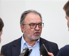 Luiz Claudio Costa, prefeito de Balsa Nova e presidente do consórcio Paraná Cidade. O governador Carlos Massa Ratinho Junior assina nesta quarta-feira (31), no Palácio Iguaçu, em Curitiba, convênio com o Consórcio Paraná Saúde para repasse de recursos destinados à compra de medicamentos. Os medicamentos são para a Farmácia Paraná, que faz parte do sistema público de saúde e atende gratuitamente a população pelo SUS. Curitiba, 31/07/2019 -Foto: Geraldo Bubniak/ANPr