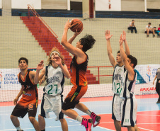 A abertura oficial da fase final da 66ª edição dos Jogos Escolares do Paraná (JEPS) terá a presença do campeão olímpico Emanuel Fernando Scheffer Rego. O evento, para alunos-atletas de 15 a 17 anos, será em Foz do Iguaçu entre os dias 2 e 10 de agosto. A abertura acontece na próxima sexta-feira (2), às 20h, no Ginásio Costa Cavalcanti. Foto: Josi Schmidt/SEET