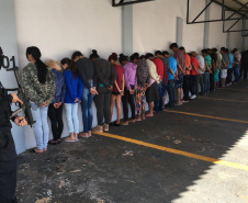 A Polícia Civil do Paraná (PCPR), o Ministério Público e a Polícia Militar iniciaram uma operação contra associação criminosa envolvida com o tráfico de drogas nas cidades de Ubiratã, Juranda e Campina da Lagoa. Policiais estão nas ruas desde as primeiras horas da manhã desta quinta-feira (1) para cumprir 80 mandados judiciais. Foto: Divulgação/PCPR