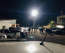 A Polícia Civil do Paraná (PCPR), o Ministério Público e a Polícia Militar iniciaram uma operação contra associação criminosa envolvida com o tráfico de drogas nas cidades de Ubiratã, Juranda e Campina da Lagoa. Policiais estão nas ruas desde as primeiras horas da manhã desta quinta-feira (1) para cumprir 80 mandados judiciais. Foto: Divulgação/PCPR