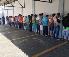 A Polícia Civil do Paraná (PCPR), o Ministério Público e a Polícia Militar iniciaram uma operação contra associação criminosa envolvida com o tráfico de drogas nas cidades de Ubiratã, Juranda e Campina da Lagoa. Policiais estão nas ruas desde as primeiras horas da manhã desta quinta-feira (1) para cumprir 80 mandados judiciais. Foto: Divulgação/PCPR