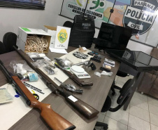 A Polícia Civil do Paraná (PCPR), o Ministério Público e a Polícia Militar iniciaram uma operação contra associação criminosa envolvida com o tráfico de drogas nas cidades de Ubiratã, Juranda e Campina da Lagoa. Policiais estão nas ruas desde as primeiras horas da manhã desta quinta-feira (1) para cumprir 80 mandados judiciais. Foto: Divulgação/PCPR
