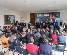 O governador Carlos Massa Ratinho Junior assina nesta segunda-feira (05), promoções e progressões da Administração Indireta: DETRAN, ADAPAR, IAPAR, EMATER, PGE, CRE, AGEPAR e Advogados do Estado. O ato acontece no Palácio Iguaçu.Curitiba, 05/08/2019